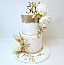 Load image into Gallery viewer, Cake in white and gold
